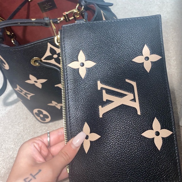 LV Neonoe Black SOLD OUT M45497 BRAND NEW - Picture 2 of 3